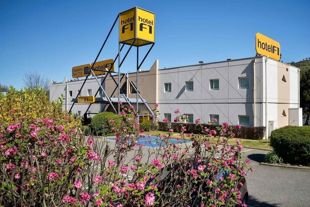 Enzo Hotel 1Er Prix Coudes Exterior foto
